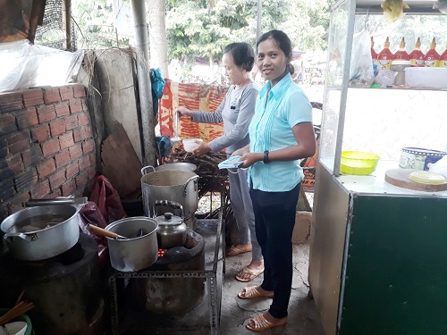 Bếp từ thiện - nối dài tình yêu thương
