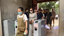 Văn miếu – Quốc Tử Giám-Trải nghiệm “1 chạm, 4 thao tác” với thẻ du lịch thông minh (mã QR), vé điện tử